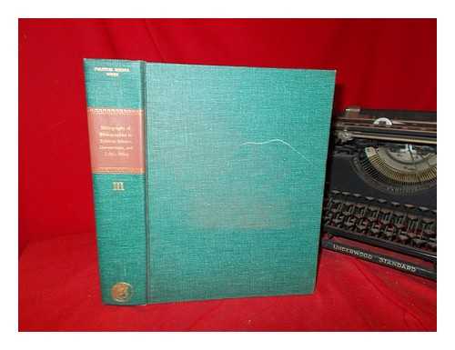 PERGAMON - Bibliography of bibliographies in political science, government and public policy : an annotated and intensively indexed compilation of significant books, pamphlets and articles, selected and processed by the Universal Reference System - a computerized information retrieval service in the social and behavioral sciences / prepared under the direction of Alfred de Grazia [et al.] - vol. 3