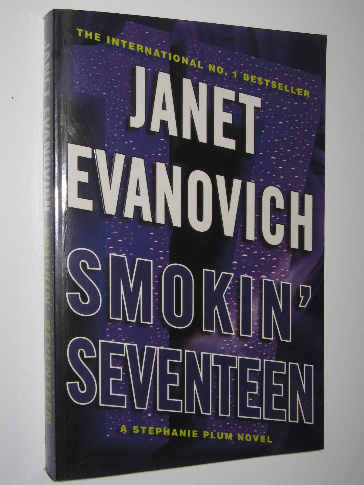 smokin-seventeen-stephanie-plum-series-17-by-janet-evanovich-large