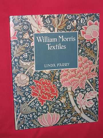 Parry, Linda - William Morris Textiles