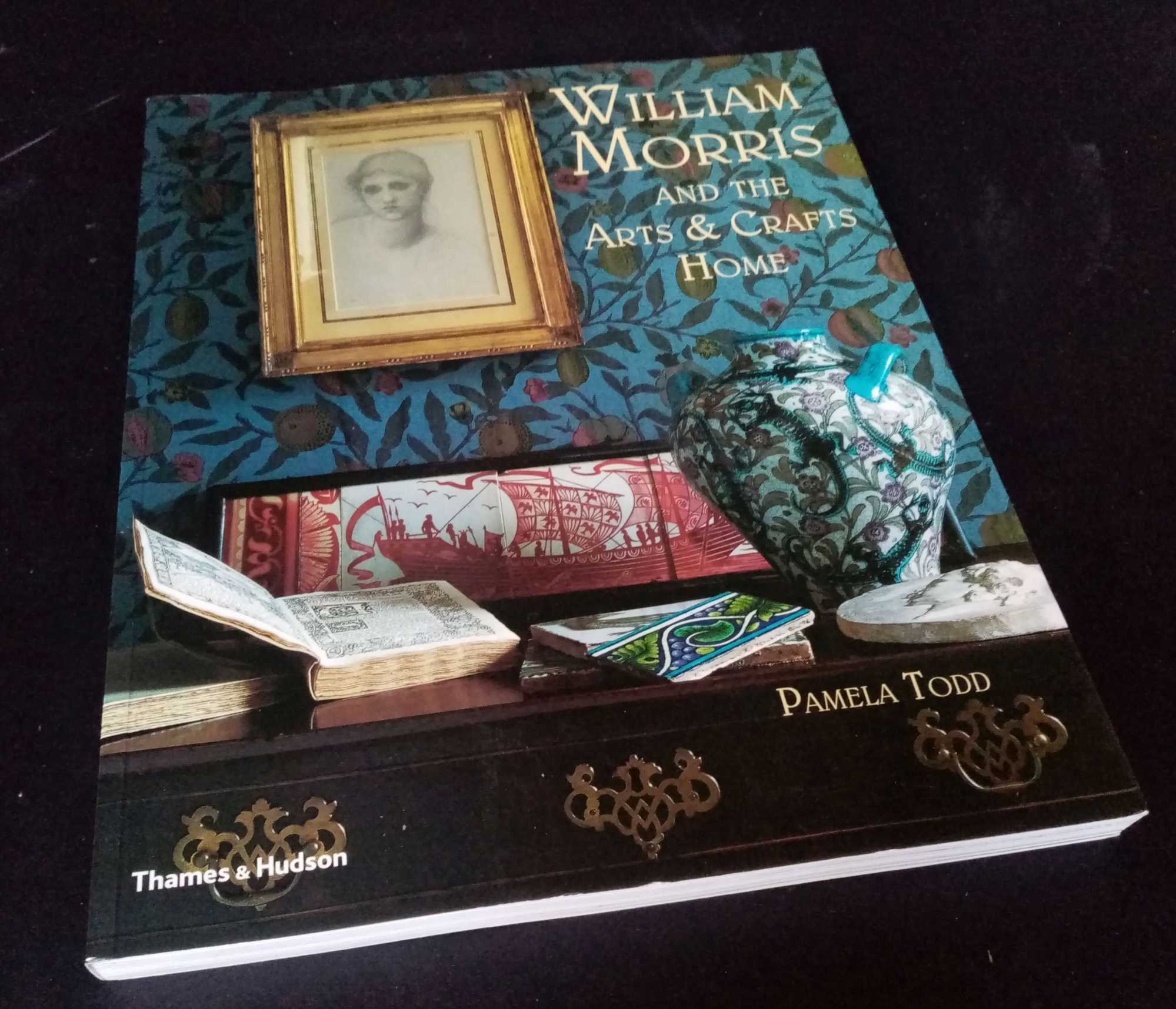 Pamela Todd - William Morris and the Arts & Crafts Home
