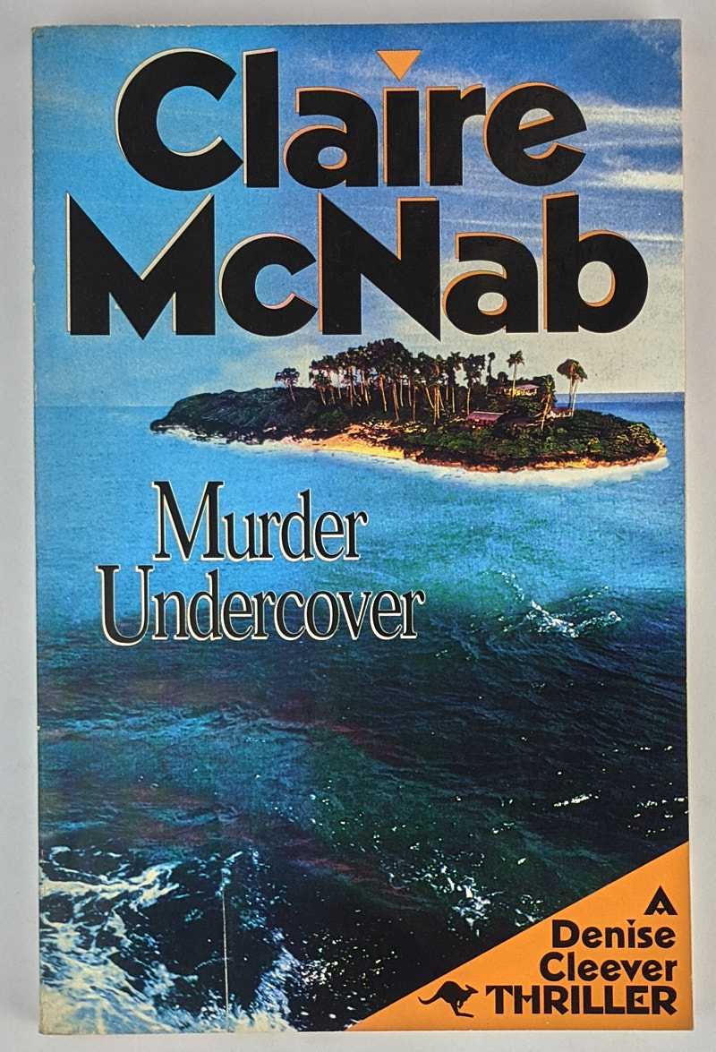 Claire McNab - Murder Undercover