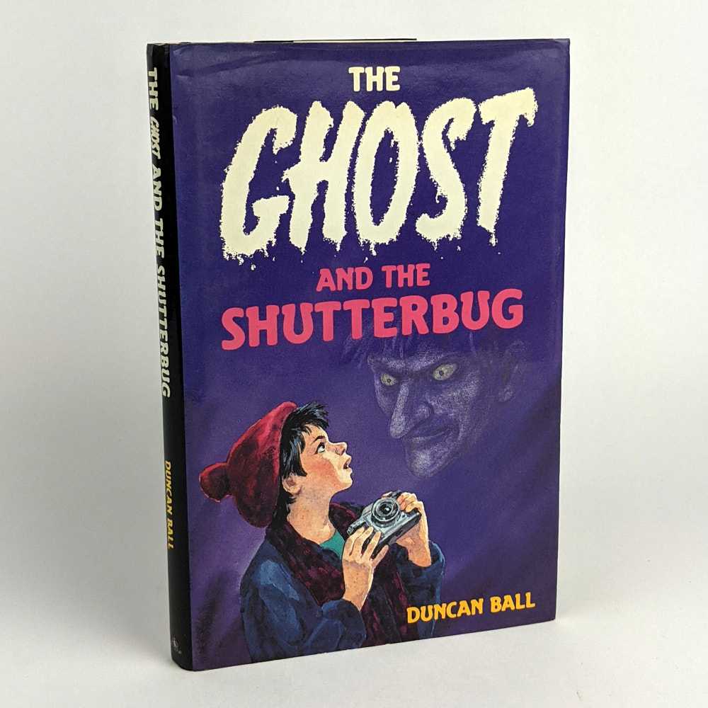 Duncan Ball - The Ghost and the Shutterbug